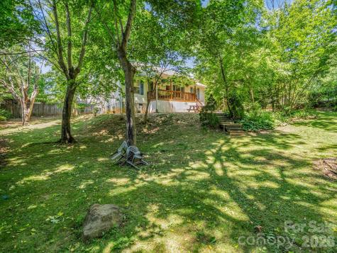 23 Peace Street Asheville NC 28806