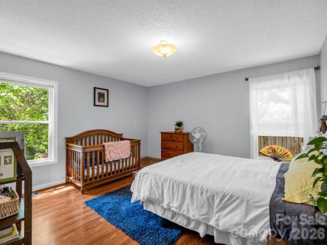 23 Peace Street Asheville NC 28806