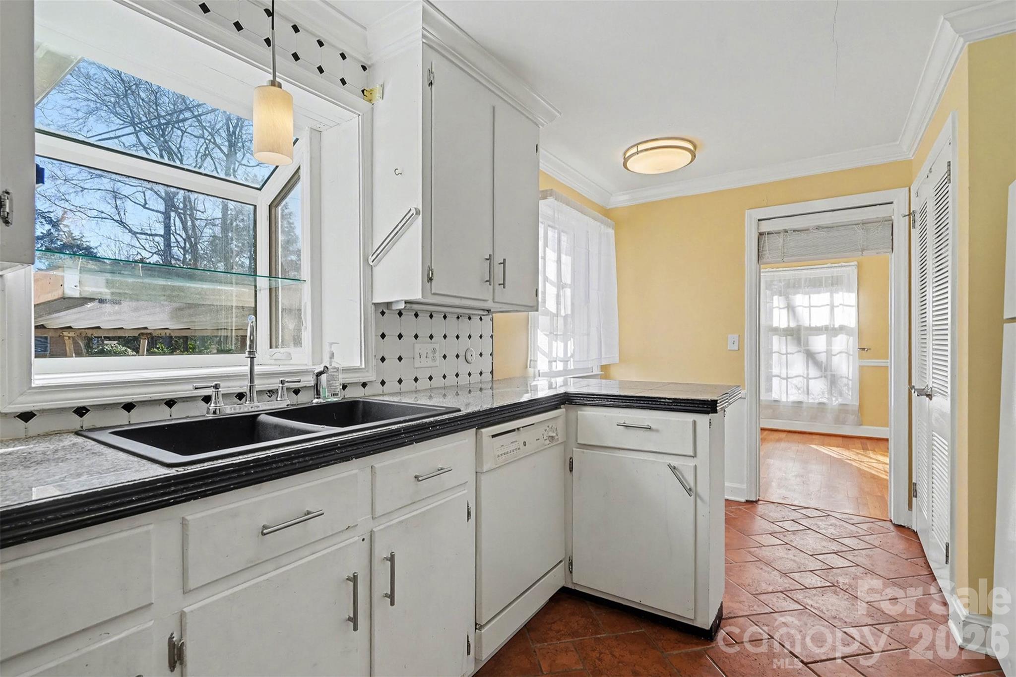 1215 Robinhood Circle Charlotte NC 28227
