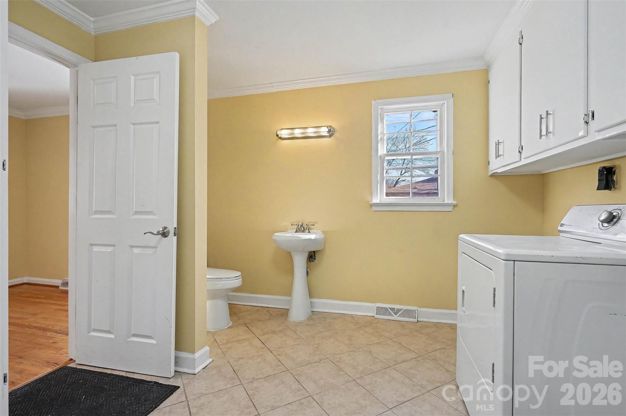 1215 Robinhood Circle Charlotte NC 28227