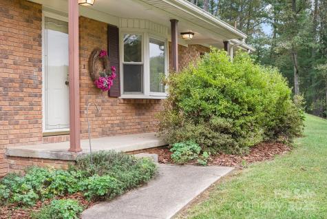 25 Mezzo Cove Asheville NC 28804