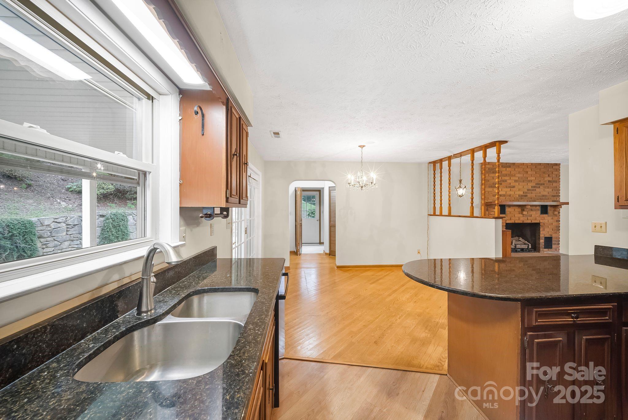 25 Mezzo Cove Asheville NC 28804