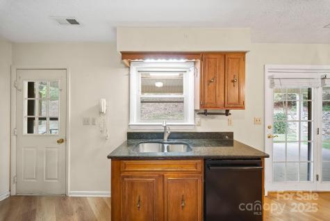 25 Mezzo Cove Asheville NC 28804