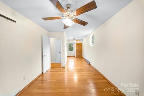 25 Mezzo Cove Asheville NC 28804