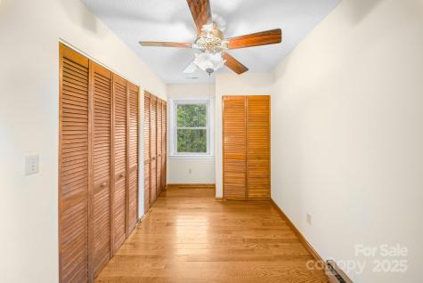 25 Mezzo Cove Asheville NC 28804