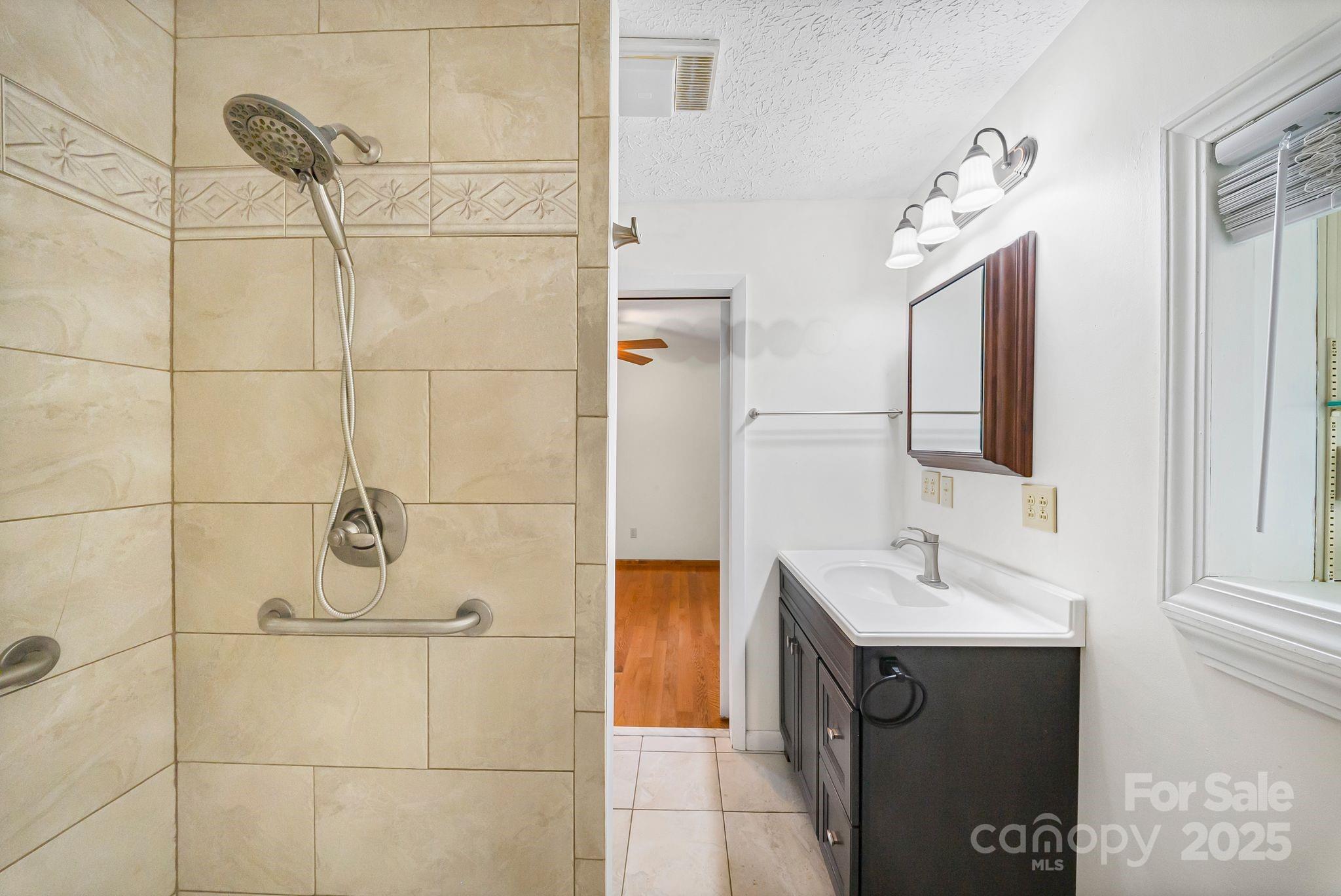 25 Mezzo Cove Asheville NC 28804