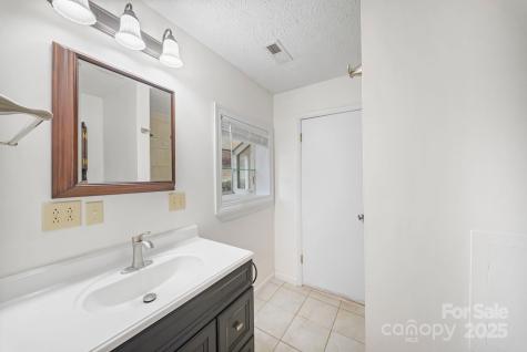 25 Mezzo Cove Asheville NC 28804