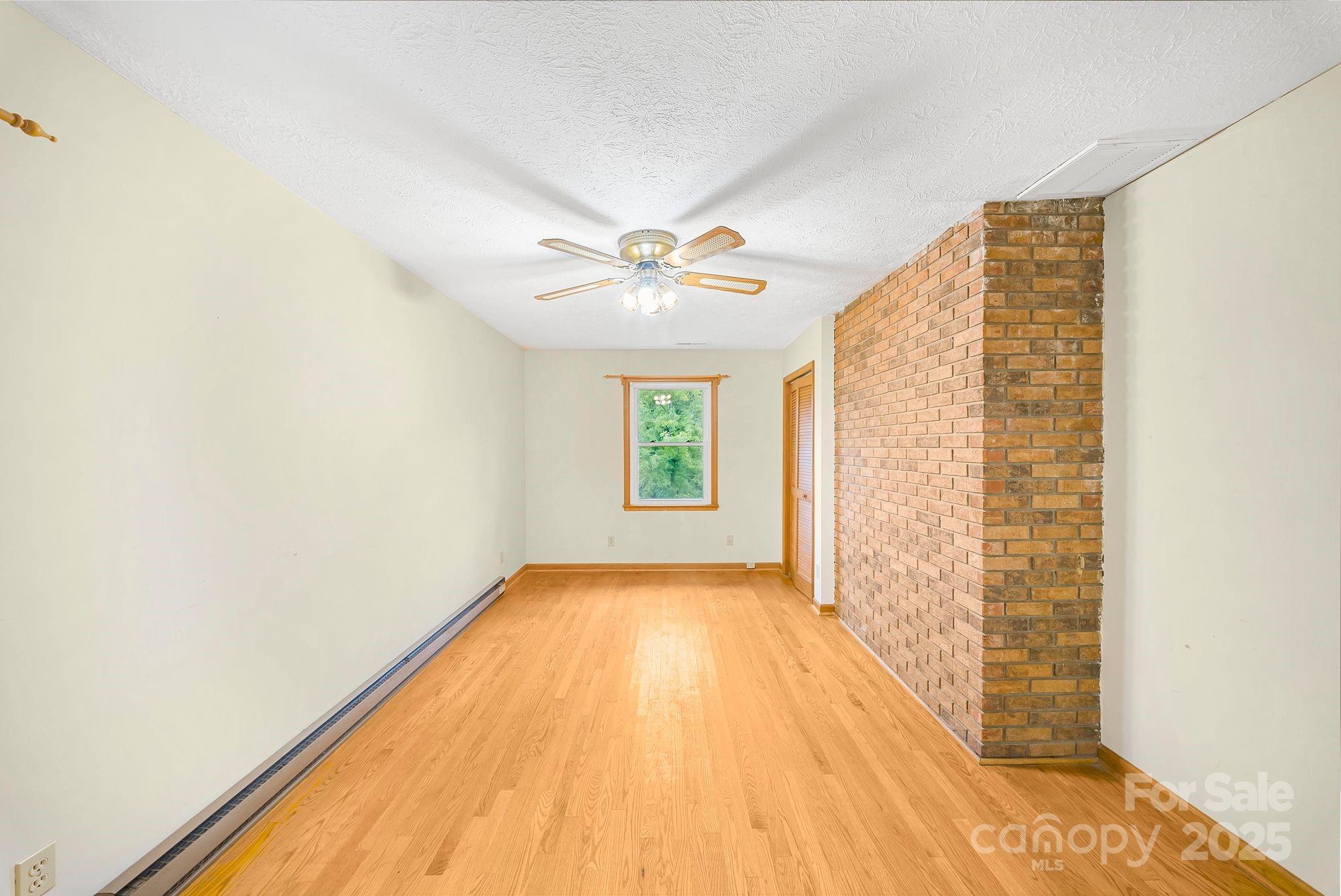 25 Mezzo Cove Asheville NC 28804