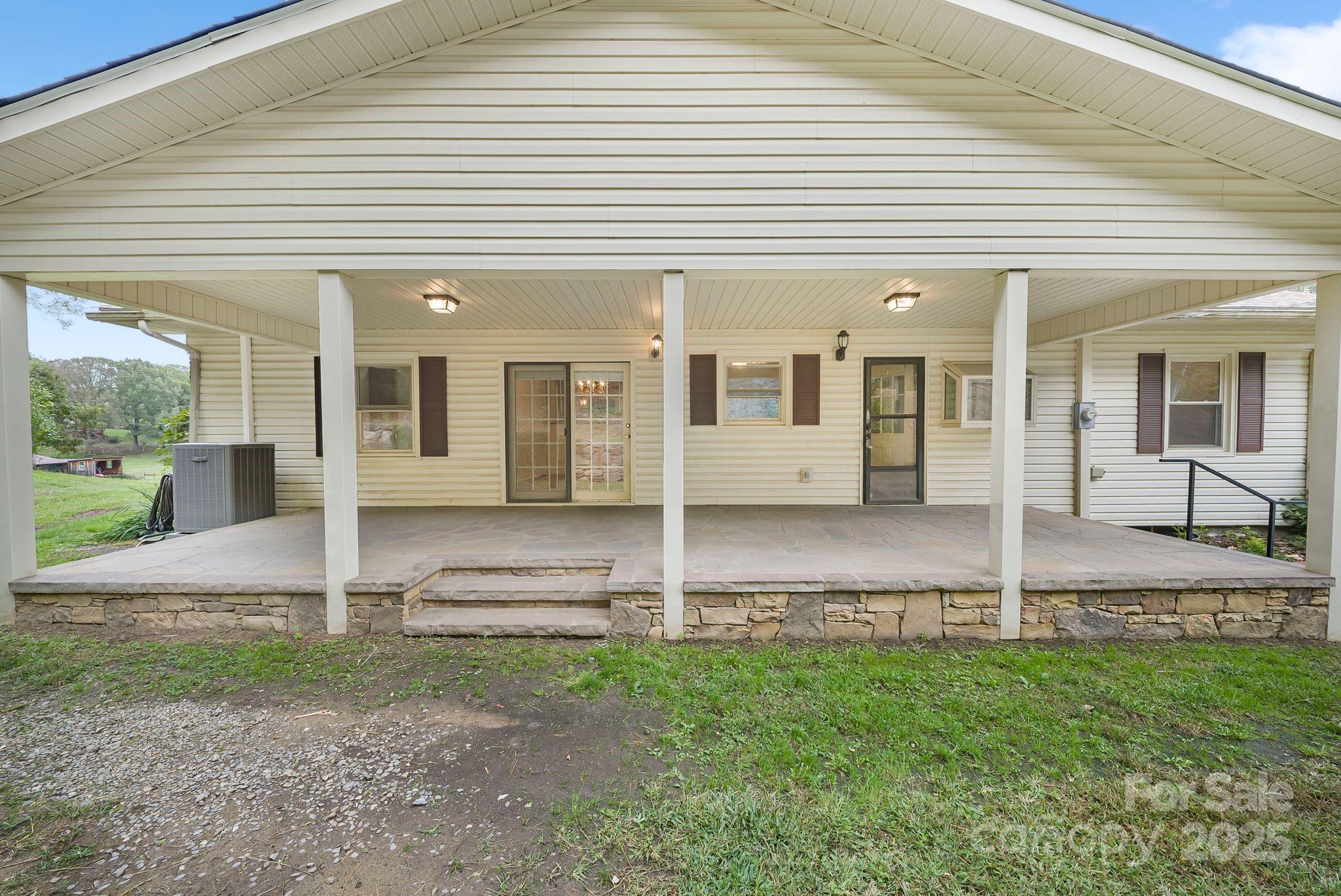 25 Mezzo Cove Asheville NC 28804