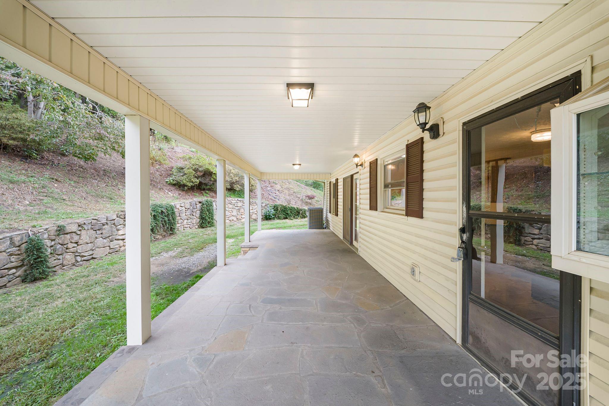 25 Mezzo Cove Asheville NC 28804