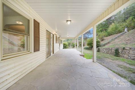 25 Mezzo Cove Asheville NC 28804