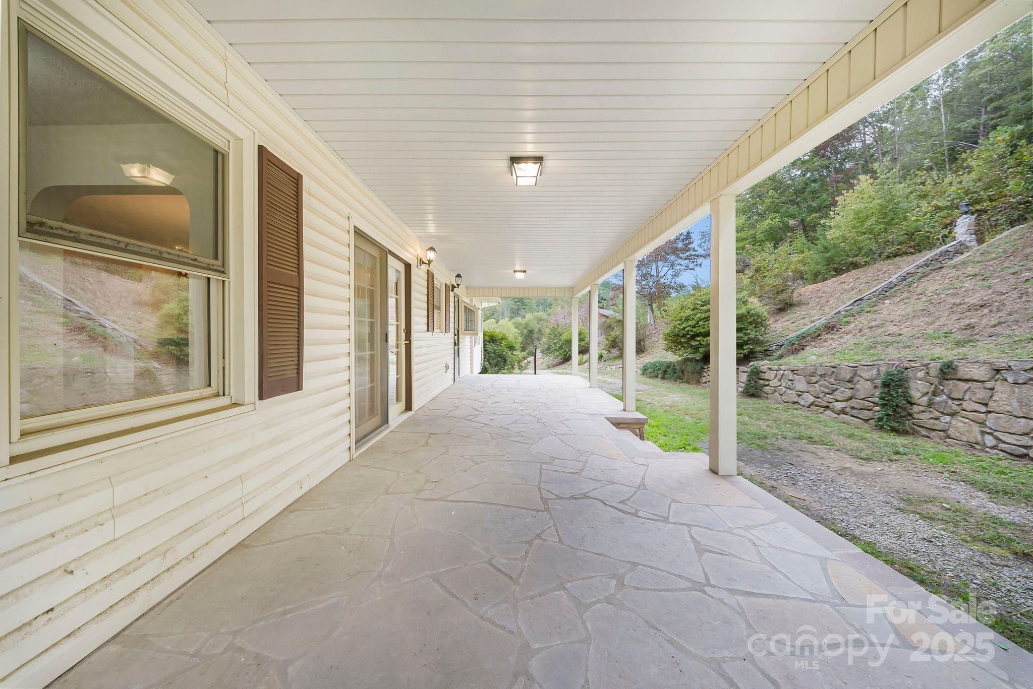 25 Mezzo Cove Asheville NC 28804