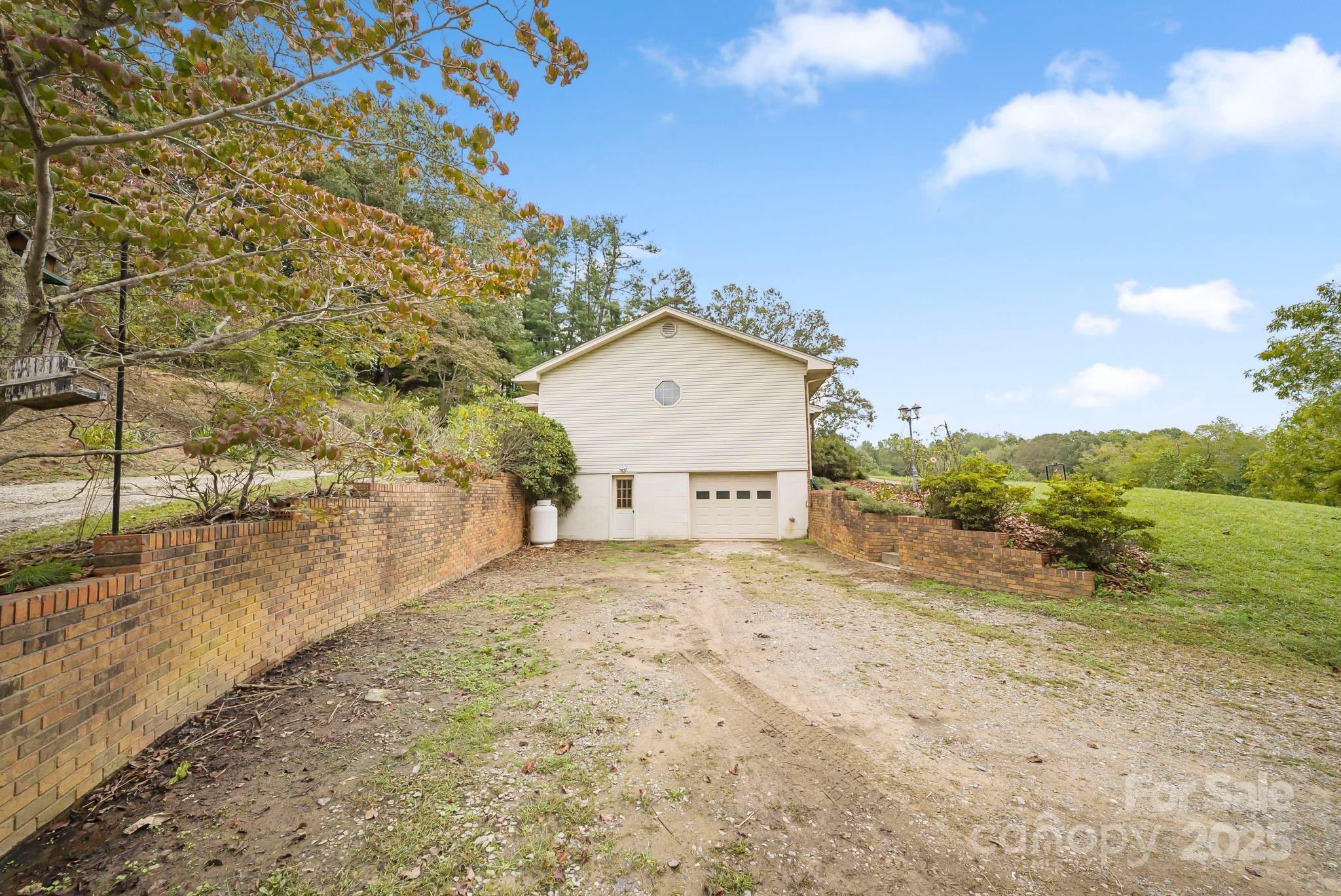 25 Mezzo Cove Asheville NC 28804