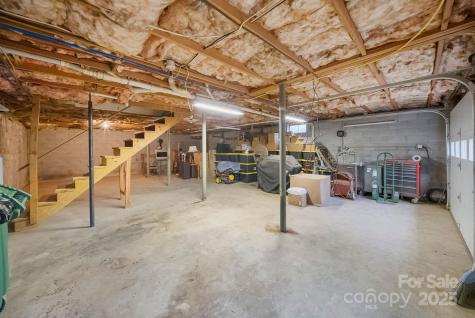 25 Mezzo Cove Asheville NC 28804