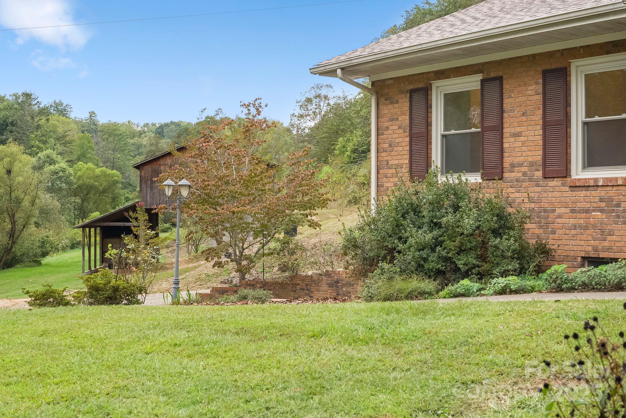 25 Mezzo Cove Asheville NC 28804