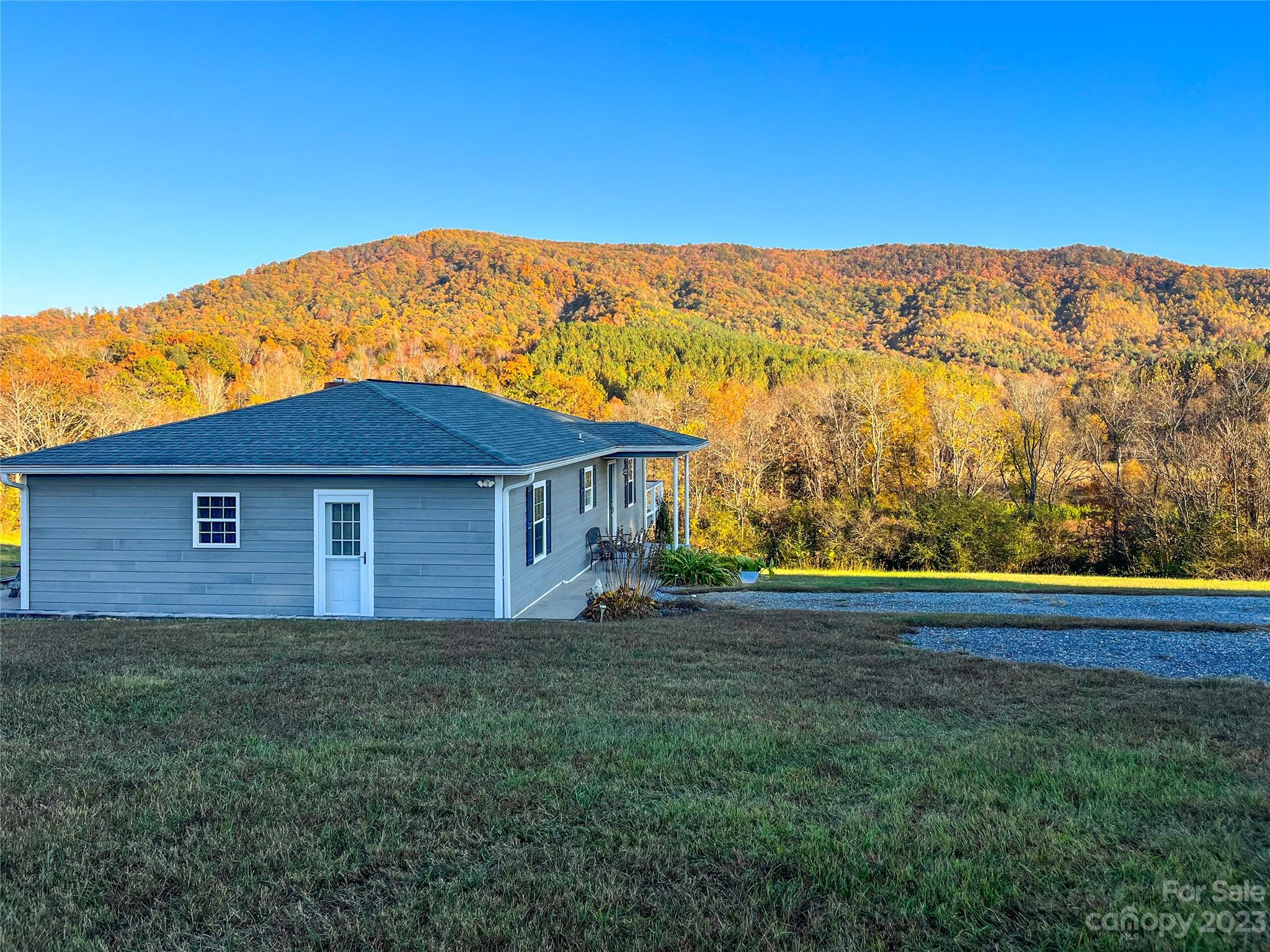 1797 Old Glenwood Road Marion NC 28752