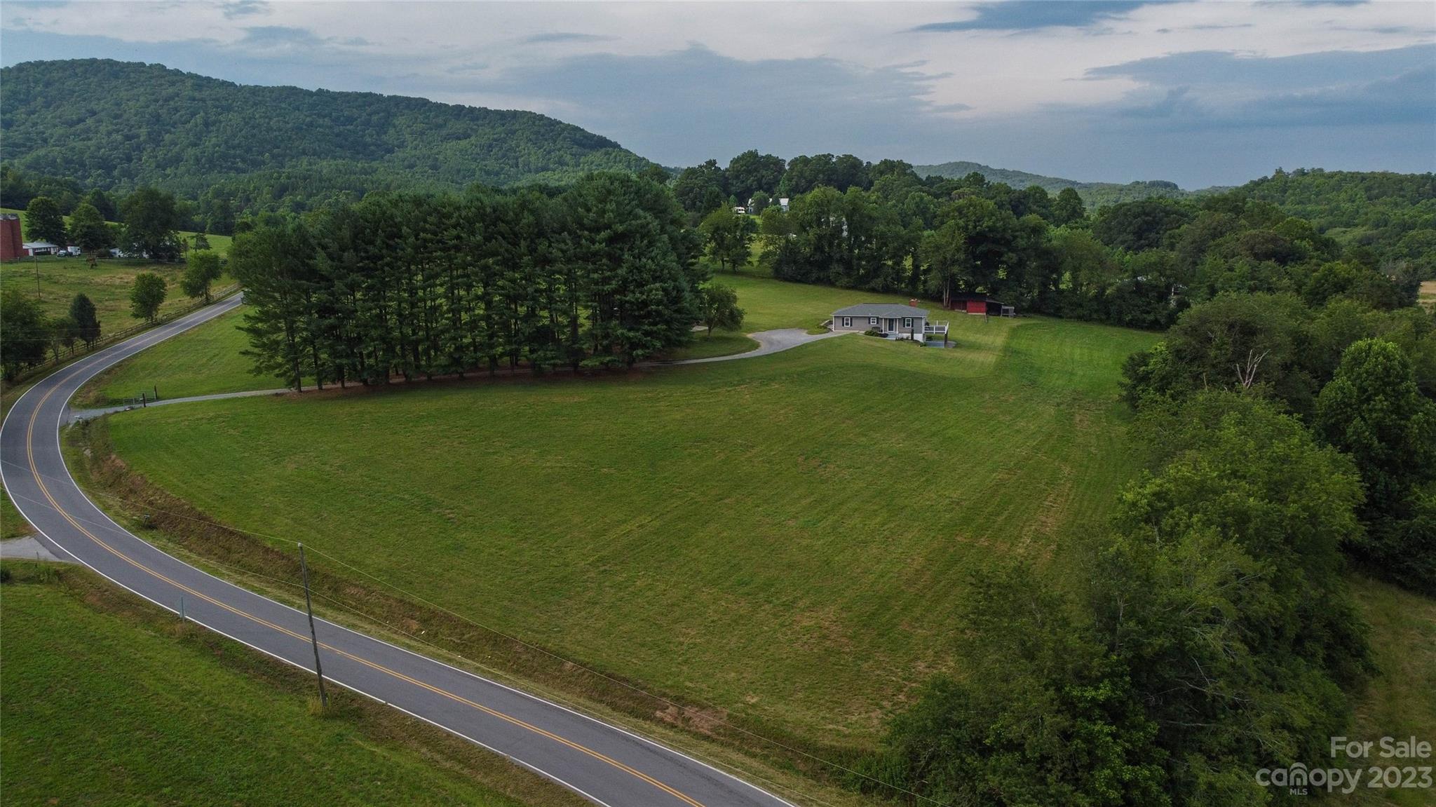 1797 Old Glenwood Road Marion NC 28752