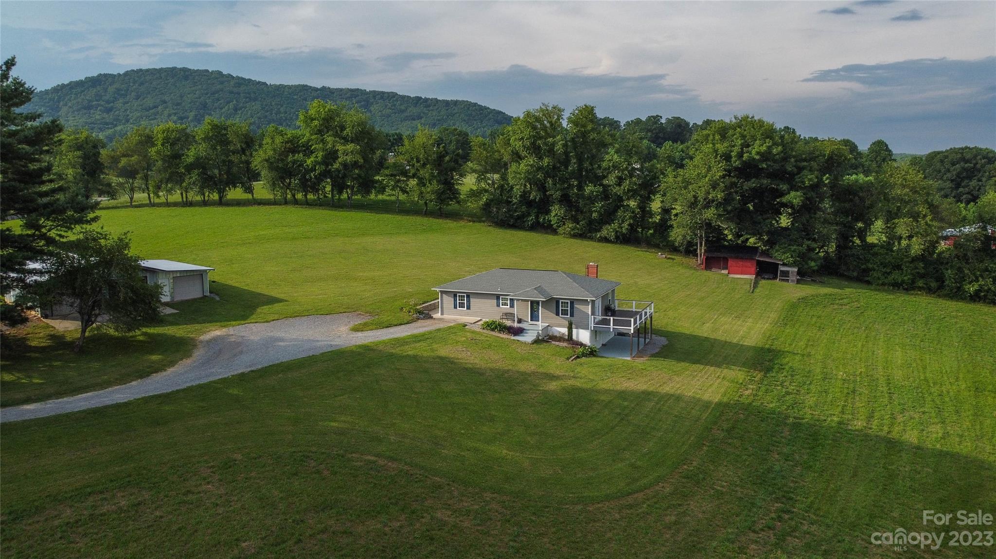 1797 Old Glenwood Road Marion NC 28752