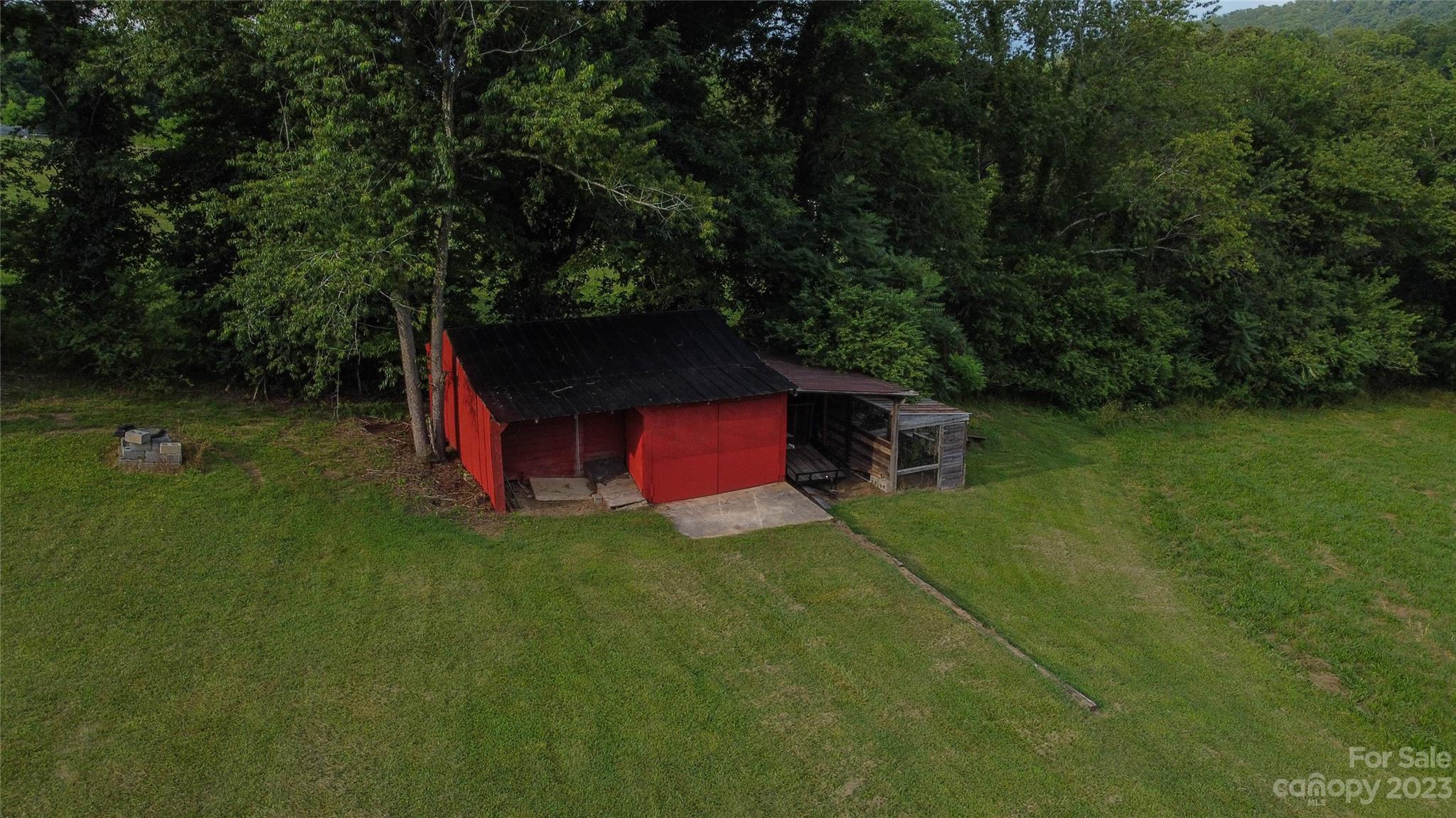 1797 Old Glenwood Road Marion NC 28752