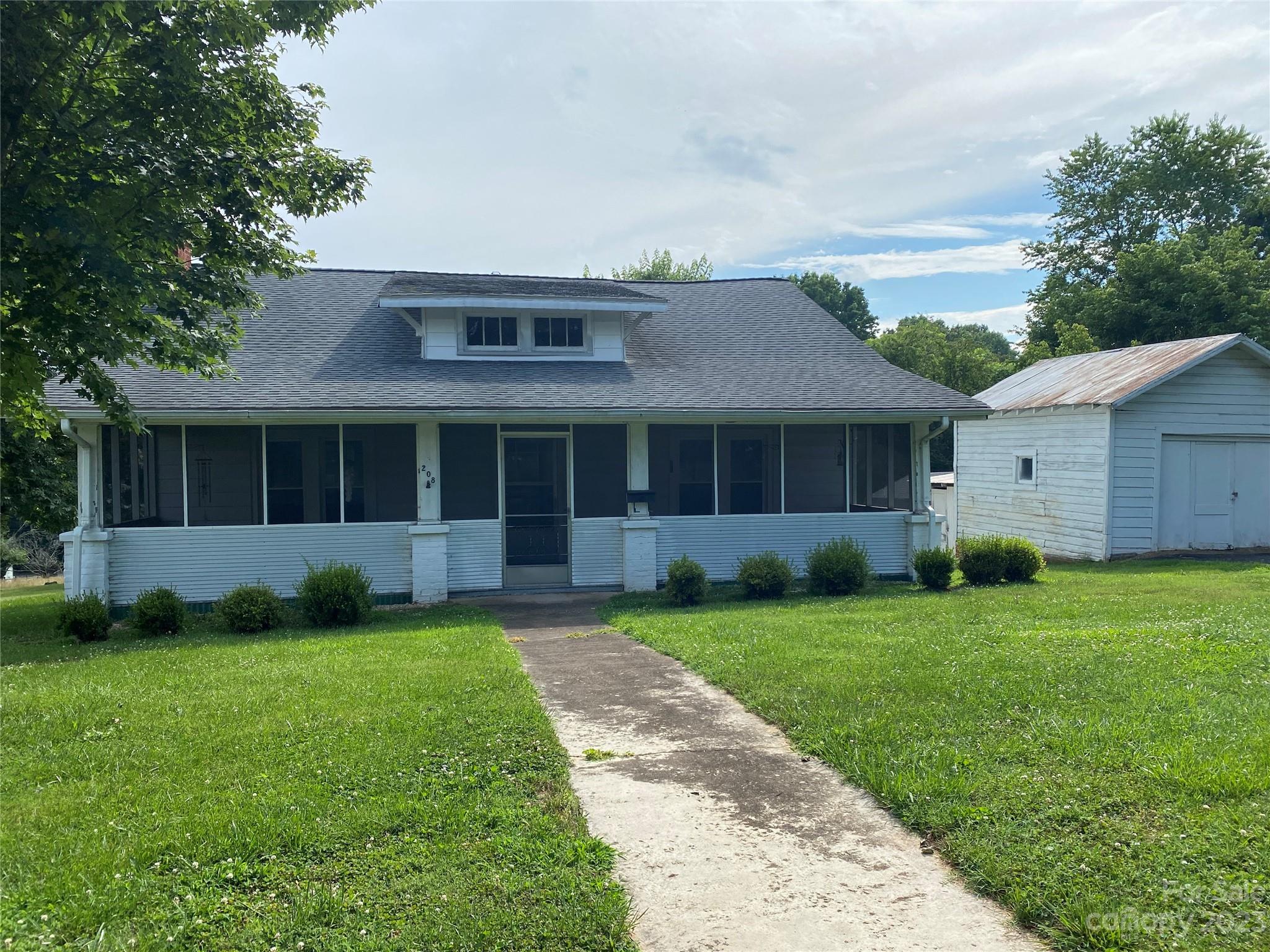 208 Randolph Street Morganton NC 28655