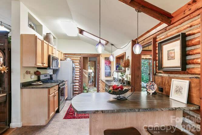 20 Deva Glen Road Asheville NC 28804