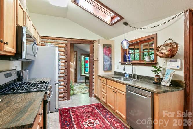 20 Deva Glen Road Asheville NC 28804