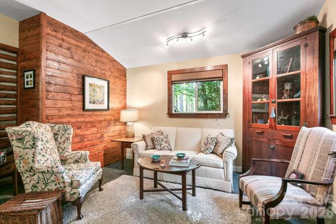 20 Deva Glen Road Asheville NC 28804