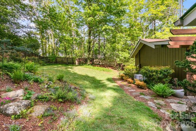 20 Deva Glen Road Asheville NC 28804