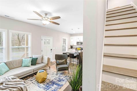 22 Daniel Road Asheville NC 28806