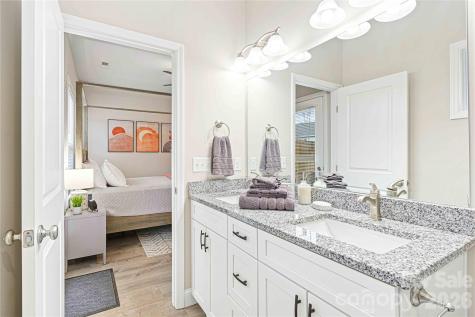 22 Daniel Road Asheville NC 28806