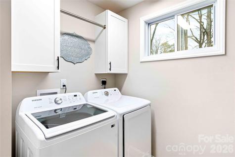 22 Daniel Road Asheville NC 28806