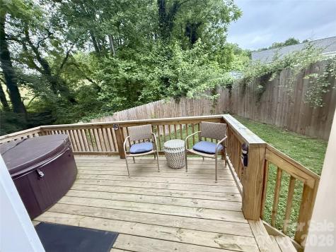 22 Daniel Road Asheville NC 28806