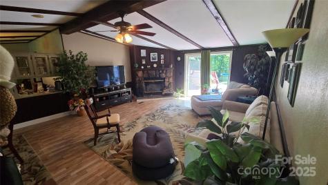 5832 Thompson Road Charlotte NC 28216