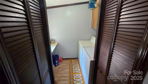 5832 Thompson Road Charlotte NC 28216