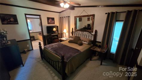 5832 Thompson Road Charlotte NC 28216