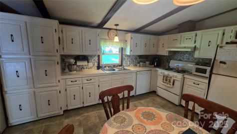 5832 Thompson Road Charlotte NC 28216