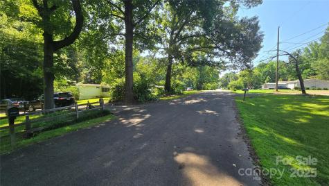 5832 Thompson Road Charlotte NC 28216