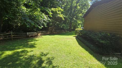 5832 Thompson Road Charlotte NC 28216