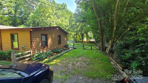 5832 Thompson Road Charlotte NC 28216