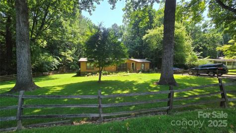 5832 Thompson Road Charlotte NC 28216