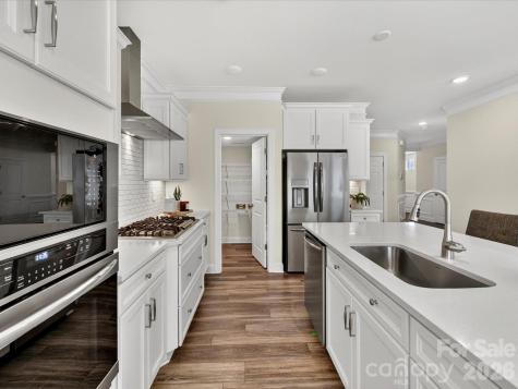 3869 Center Place Drive Harrisburg NC 28075