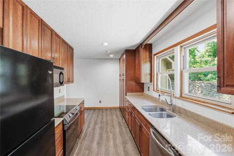 207 Wood Dale Drive Hendersonville NC 28791