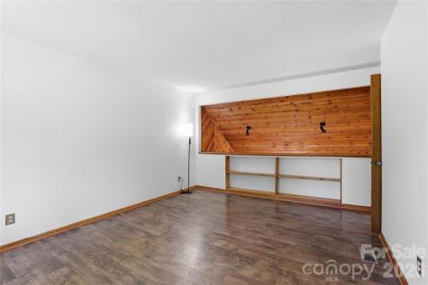 207 Wood Dale Drive Hendersonville NC 28791