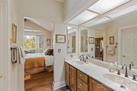 21 Laurel Wood Court Sapphire NC 28774