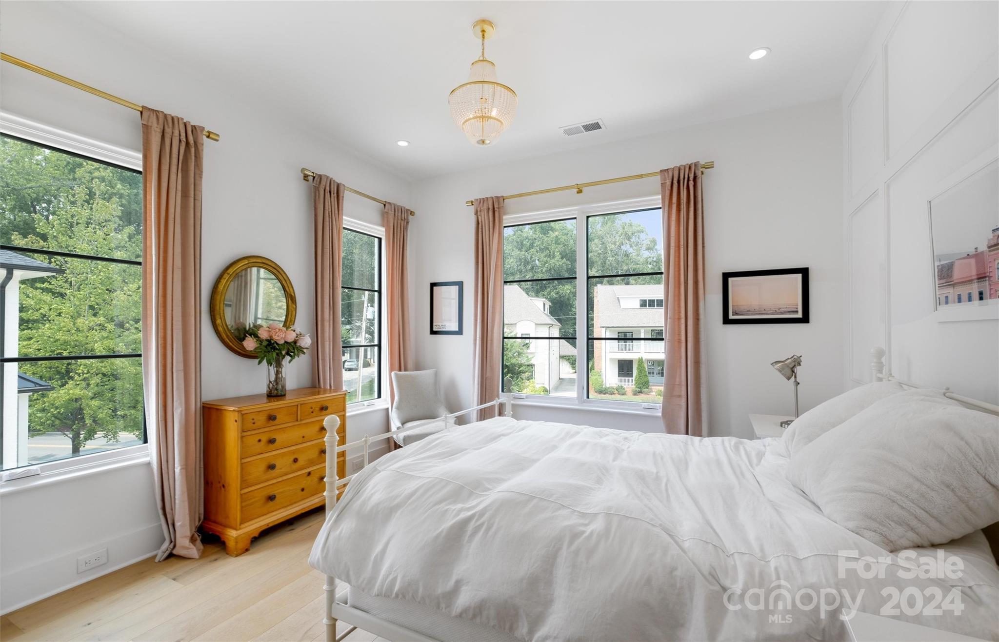 2058 Vernon Drive Charlotte NC 28211