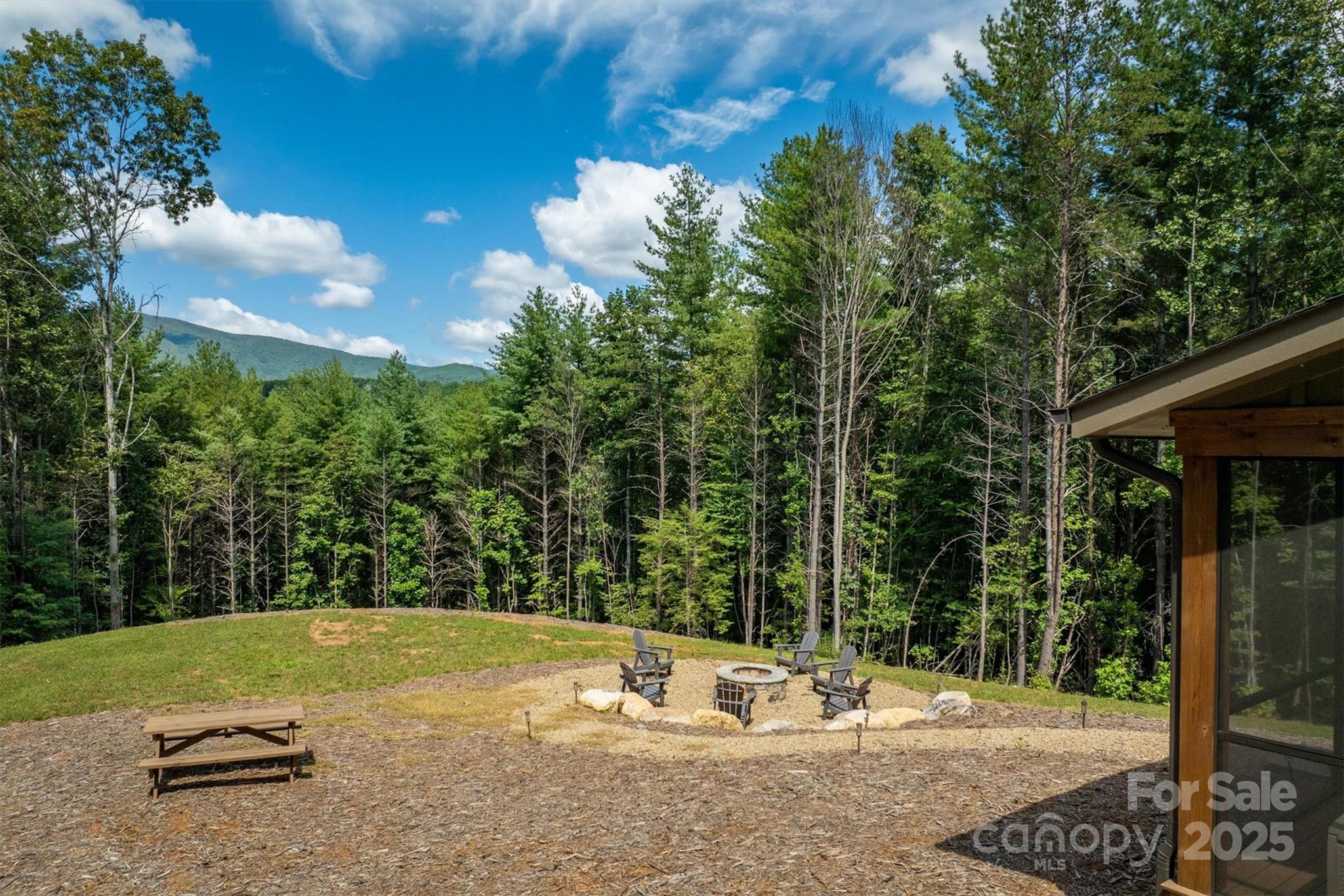 1370 Saylor Way Nebo NC 28761