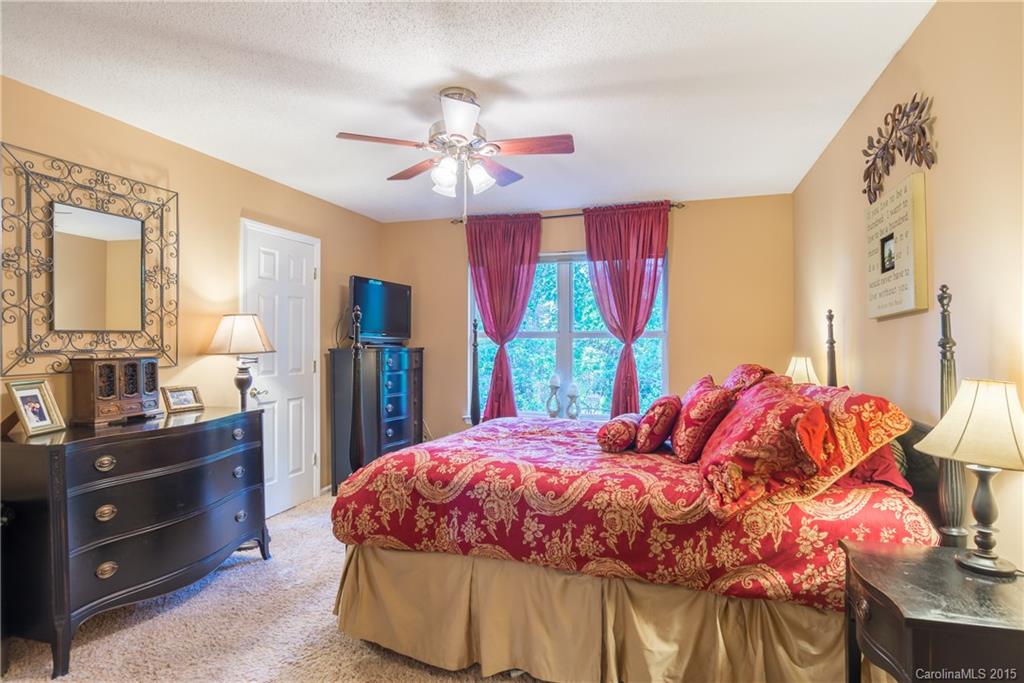 9906 Elsenham Lane Charlotte NC 28269