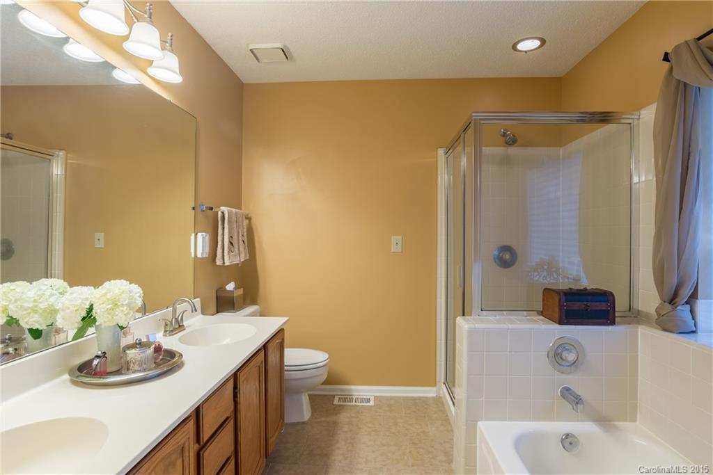9906 Elsenham Lane Charlotte NC 28269