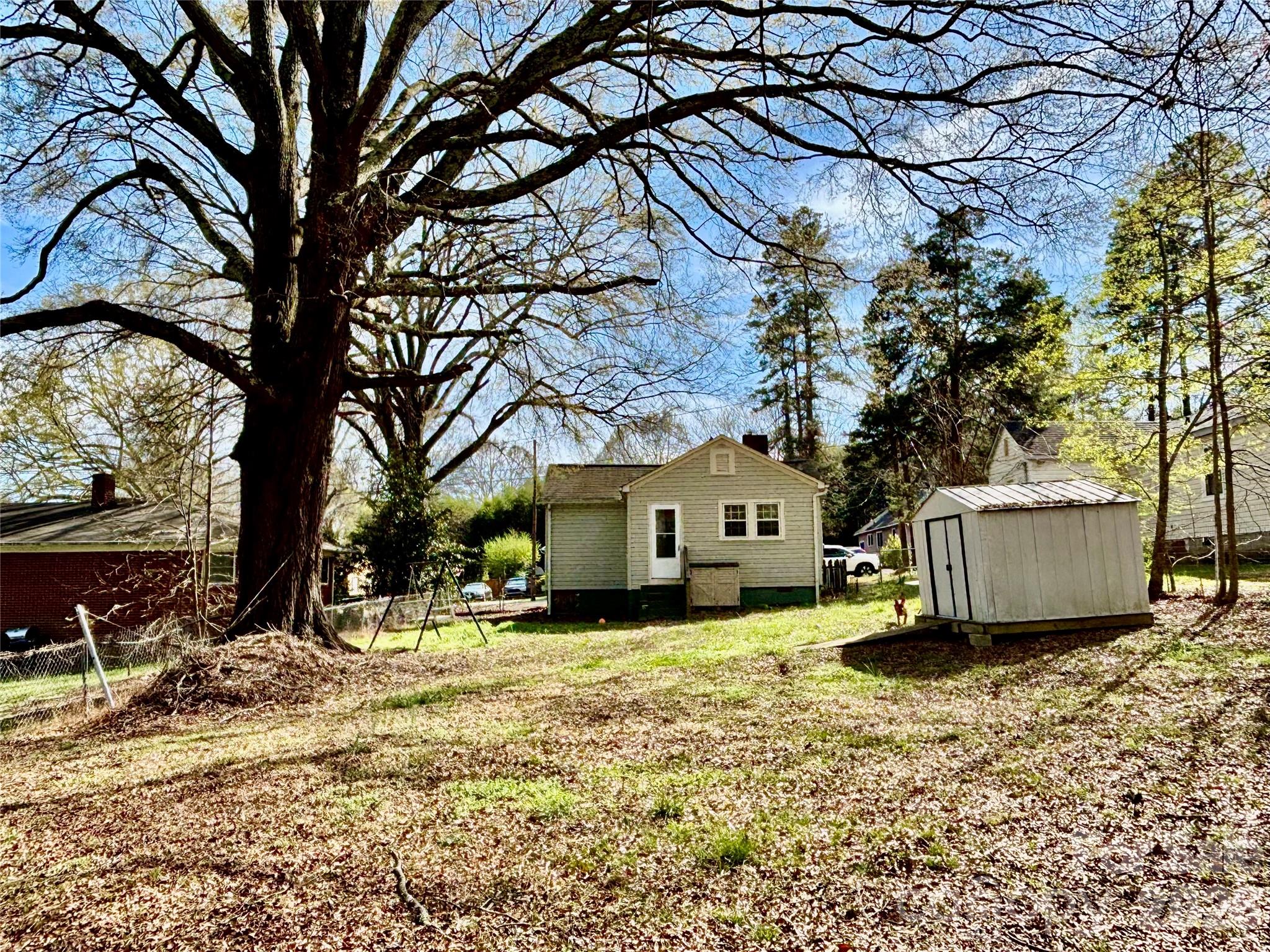 214 W Maine Avenue Bessemer City NC 28016