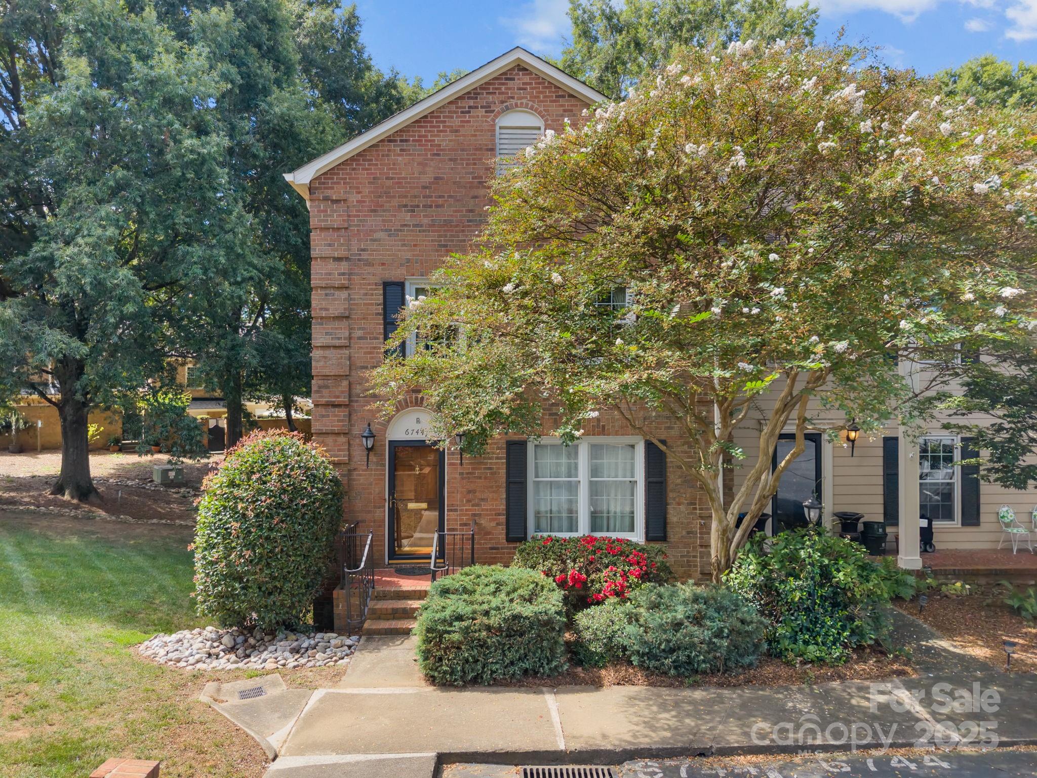 6744 Constitution Lane Charlotte NC 28210